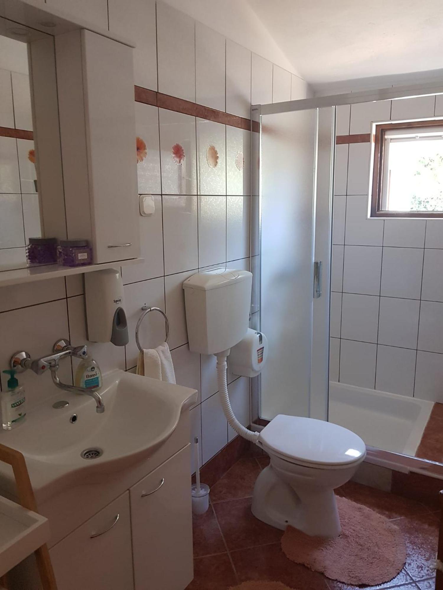 Holiday Home Nada サリ エクステリア 写真
