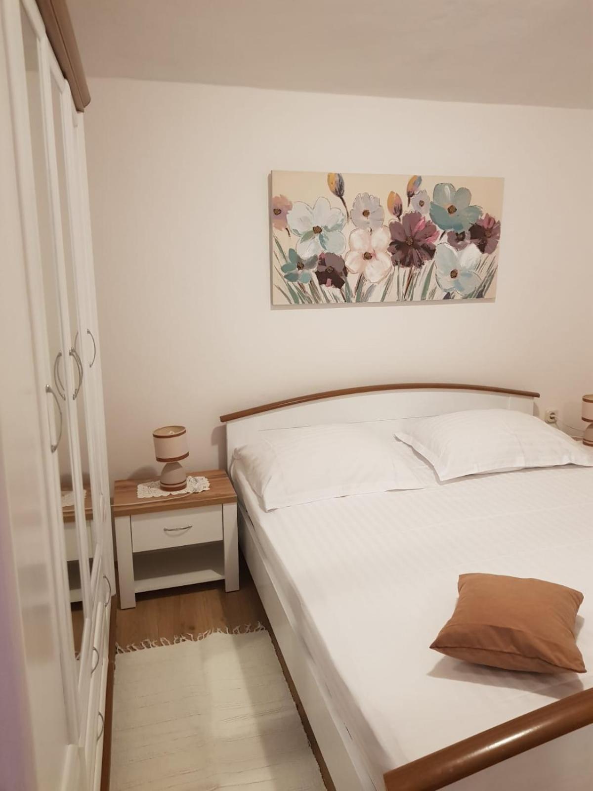 Holiday Home Nada サリ エクステリア 写真