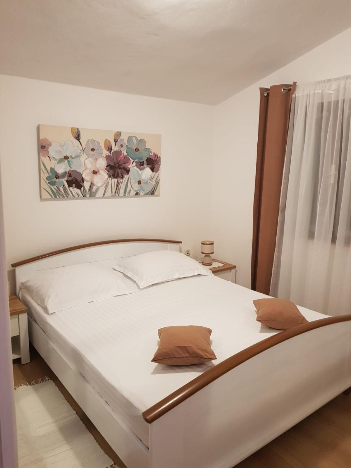 Holiday Home Nada サリ エクステリア 写真