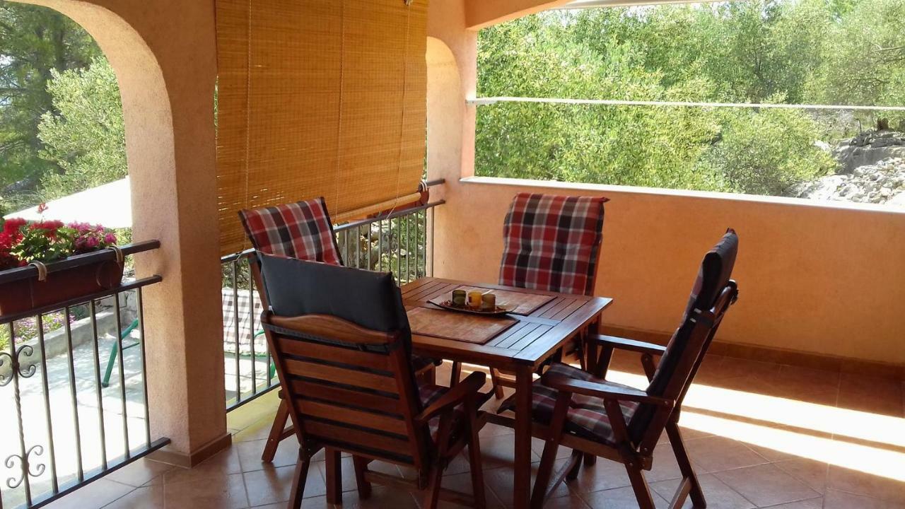 Holiday Home Nada サリ エクステリア 写真